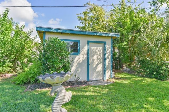 108 Dolphin Avenue, Galveston, TX 77550