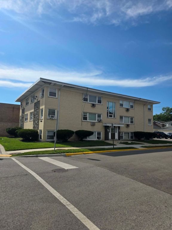 8636 Grand Avenue 2A, River Grove, IL 60171