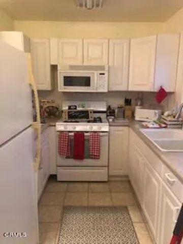 394-396 Hurst Avenue, Ventura, CA 93001