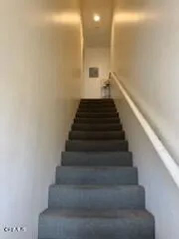 394-396 Hurst Avenue, Ventura, CA 93001