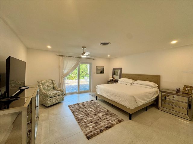 7372 MELALEUCA WAY, Sarasota, FL 34242