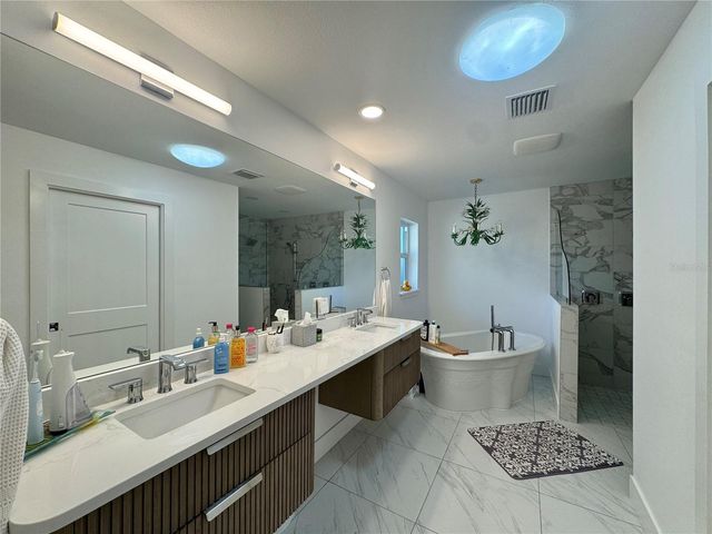 7372 MELALEUCA WAY, Sarasota, FL 34242