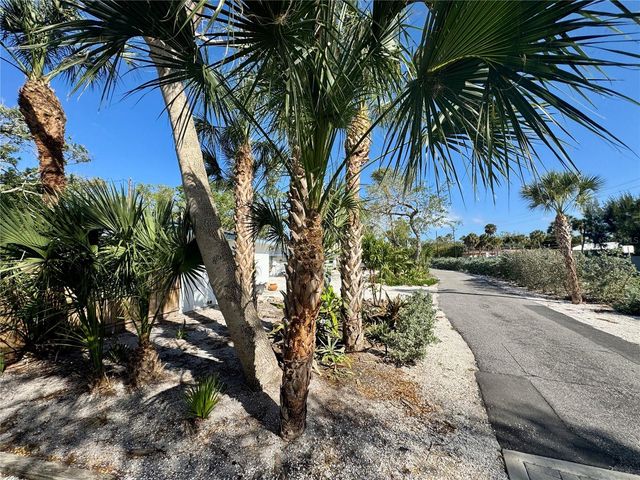 7372 MELALEUCA WAY, Sarasota, FL 34242
