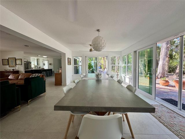 7372 MELALEUCA WAY, Sarasota, FL 34242
