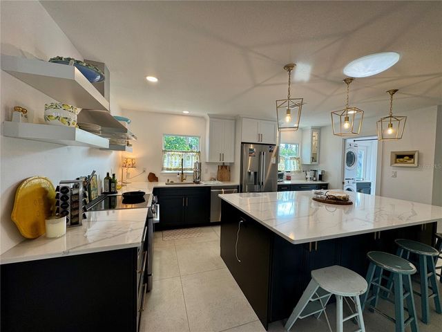 7372 MELALEUCA WAY, Sarasota, FL 34242