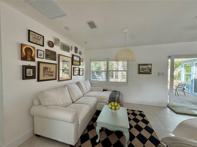 7372 MELALEUCA WAY, Sarasota, FL 34242