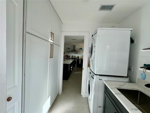 7372 MELALEUCA WAY, Sarasota, FL 34242