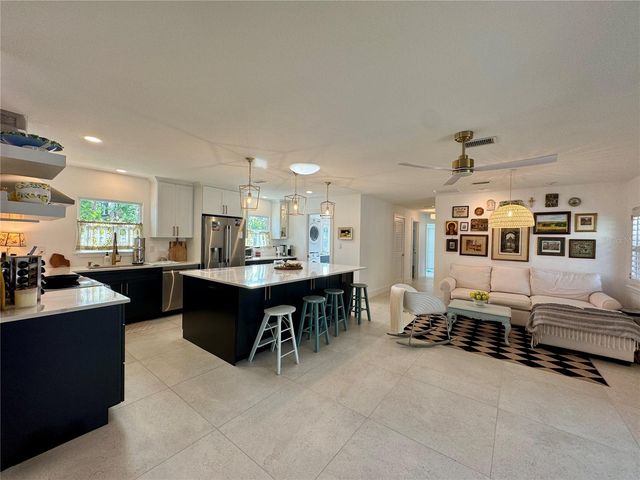7372 MELALEUCA WAY, Sarasota, FL 34242