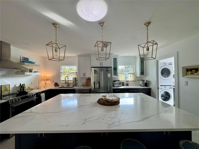 7372 MELALEUCA WAY, Sarasota, FL 34242