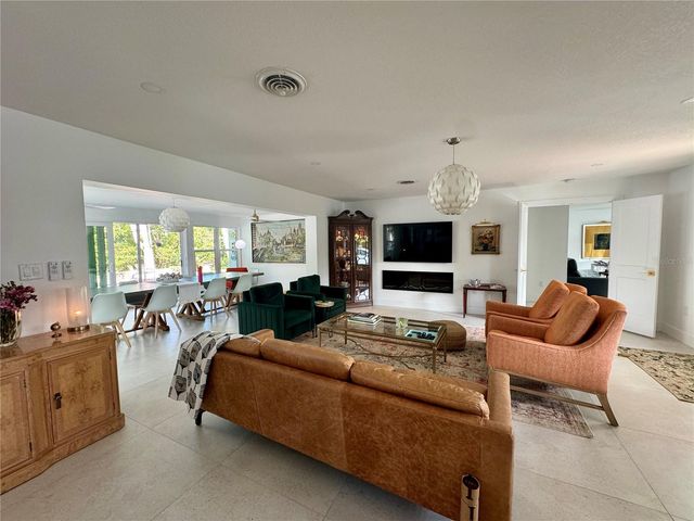 7372 MELALEUCA WAY, Sarasota, FL 34242