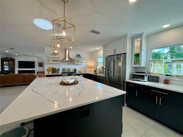 7372 MELALEUCA WAY, Sarasota, FL 34242