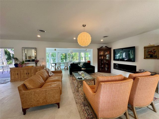 7372 MELALEUCA WAY, Sarasota, FL 34242