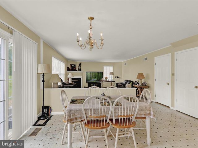 71 CORNERSTONE DR, Blandon, PA 19510