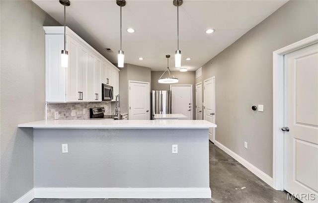 200 S Kirkwood Road, Kirkwood, MO 63122