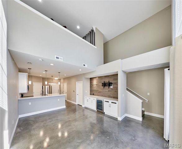 200 S Kirkwood Road, Kirkwood, MO 63122