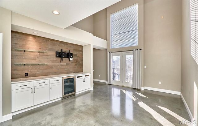 200 S Kirkwood Road, Kirkwood, MO 63122