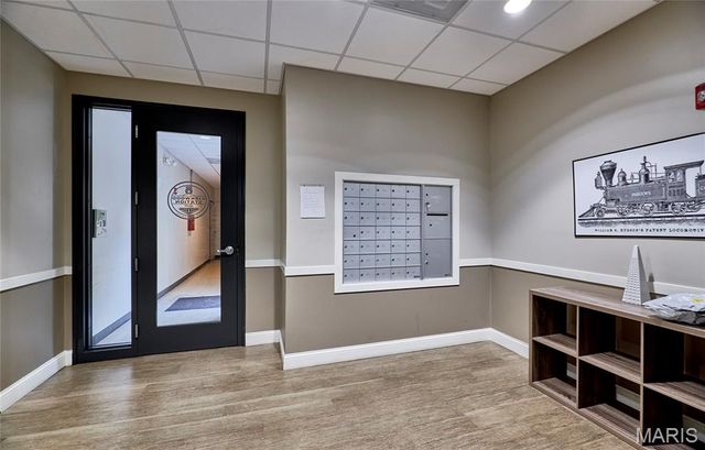200 S Kirkwood Road, Kirkwood, MO 63122