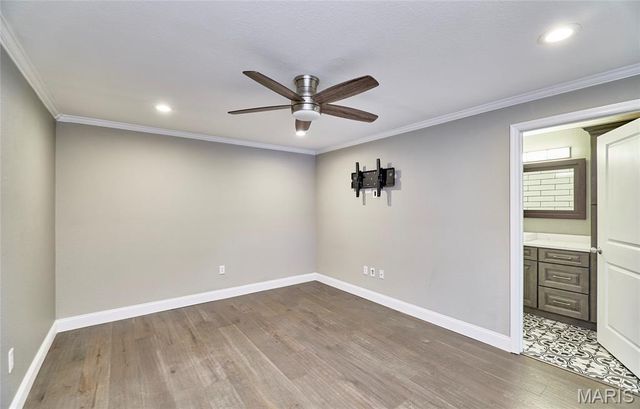 200 S Kirkwood Road, Kirkwood, MO 63122