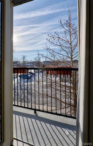 200 S Kirkwood Road, Kirkwood, MO 63122