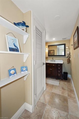 200 Palm DR 4, Naples, FL 34112