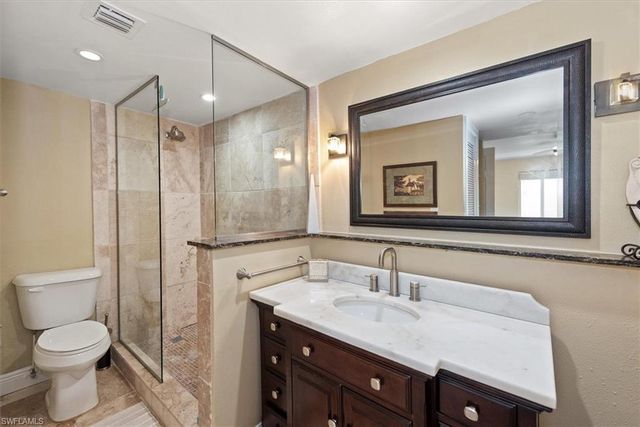 200 Palm DR 4, Naples, FL 34112