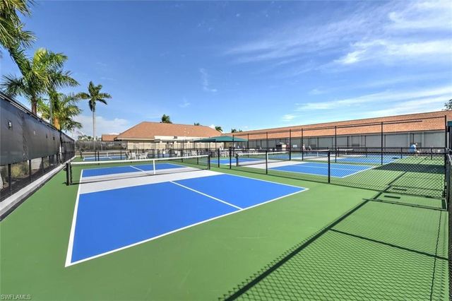 200 Palm DR 4, Naples, FL 34112