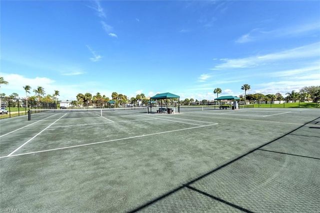200 Palm DR 4, Naples, FL 34112