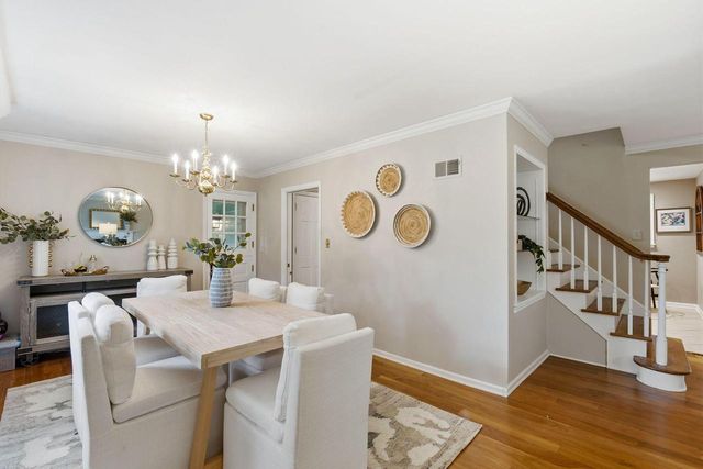 8921 N Lake DRIVE, Bayside, WI 53217