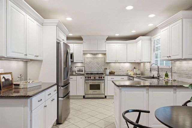 8921 N Lake DRIVE, Bayside, WI 53217
