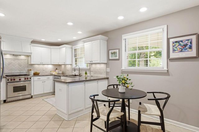 8921 N Lake DRIVE, Bayside, WI 53217