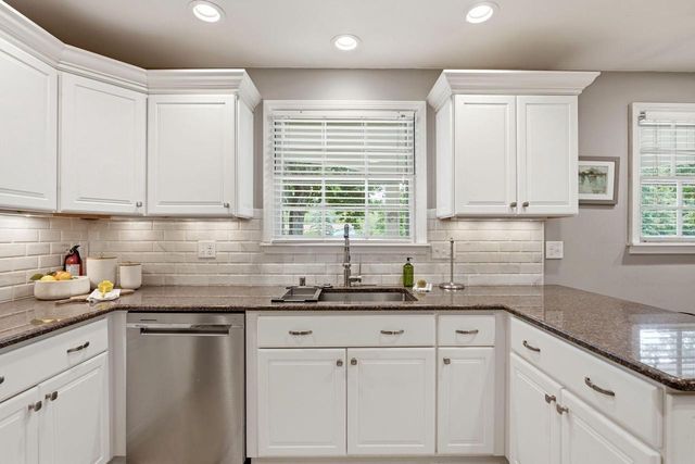 8921 N Lake DRIVE, Bayside, WI 53217