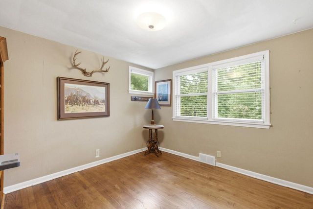 8921 N Lake DRIVE, Bayside, WI 53217