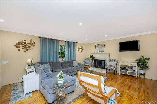 146 Elm Street, Ronkonkoma, NY 11779
