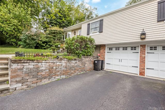 146 Elm Street, Ronkonkoma, NY 11779