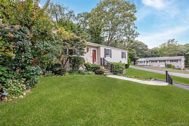 146 Elm Street, Ronkonkoma, NY 11779
