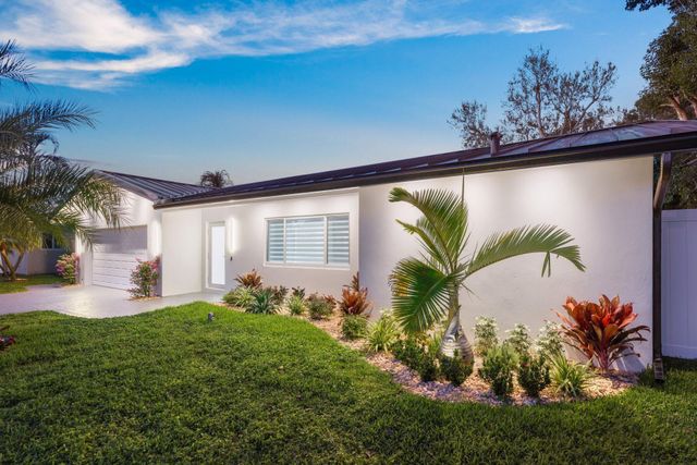 979 NW 8th Street, Boca Raton, FL 33486