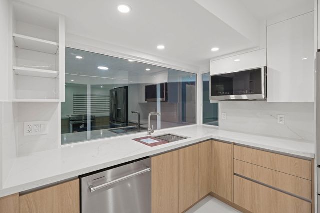 979 NW 8th Street, Boca Raton, FL 33486