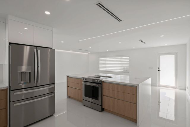 979 NW 8th Street, Boca Raton, FL 33486