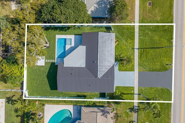 979 NW 8th Street, Boca Raton, FL 33486