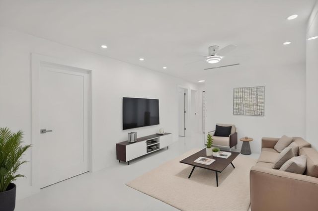 979 NW 8th Street, Boca Raton, FL 33486