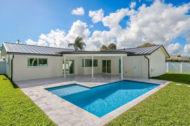 979 NW 8th Street, Boca Raton, FL 33486