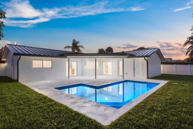 979 NW 8th Street, Boca Raton, FL 33486