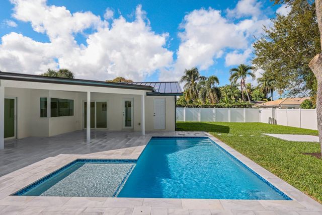 979 NW 8th Street, Boca Raton, FL 33486