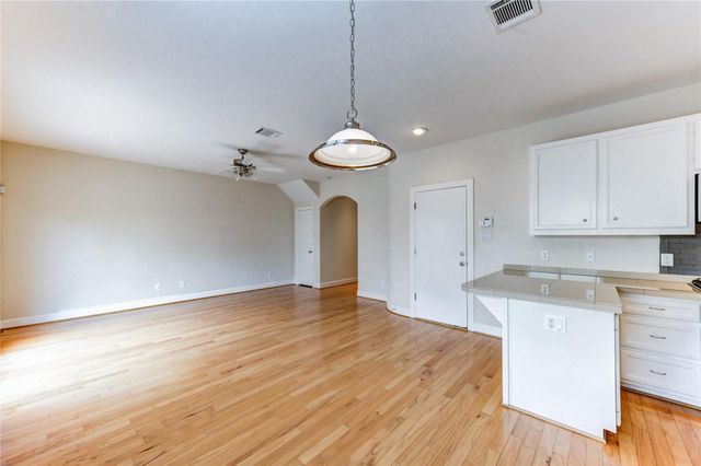 3721 Main Poplar Drive, Houston, TX 77025