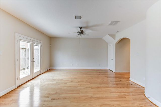 3721 Main Poplar Drive, Houston, TX 77025