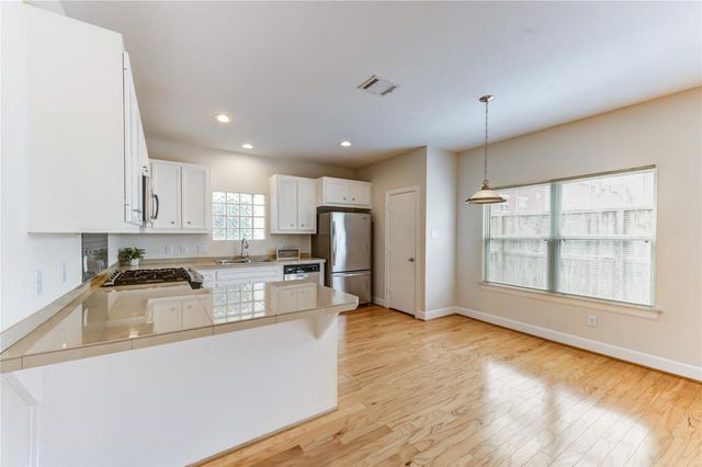 3721 Main Poplar Drive, Houston, TX 77025