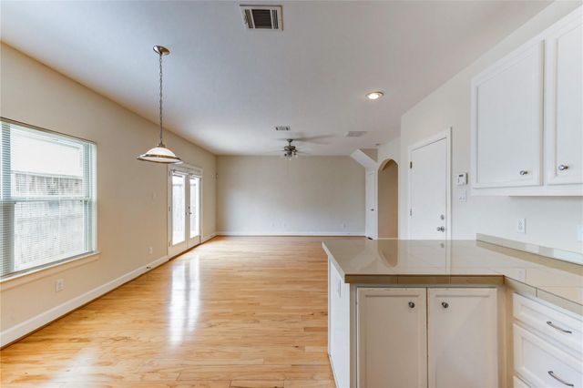 3721 Main Poplar Drive, Houston, TX 77025