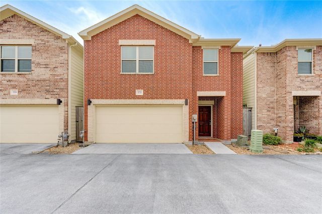 3721 Main Poplar Drive, Houston, TX 77025