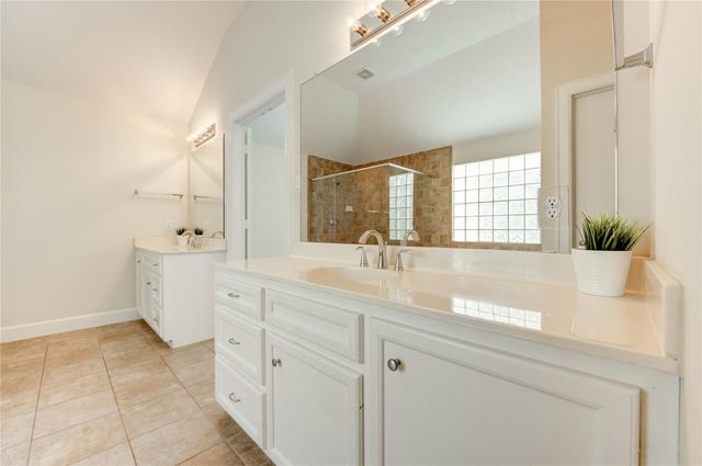 3721 Main Poplar Drive, Houston, TX 77025