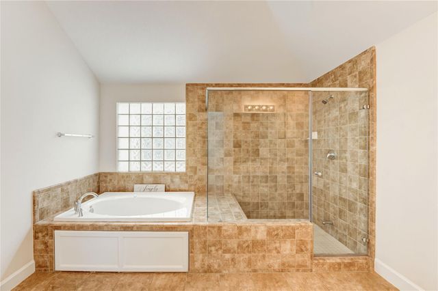 3721 Main Poplar Drive, Houston, TX 77025